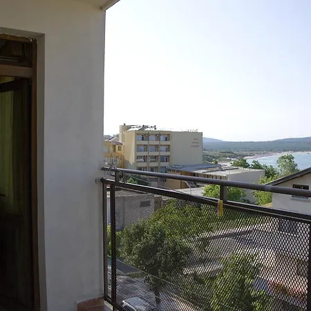 паунови 2*