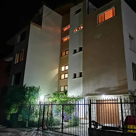 паунови Къща за гости 2*