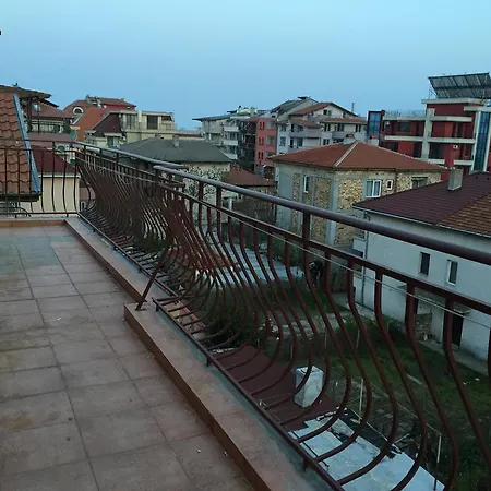 Paunovi Guest house 2*