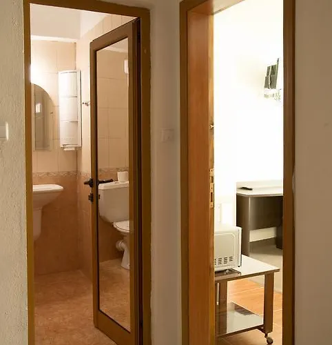 Paunovi 2* Πριμόρσκο