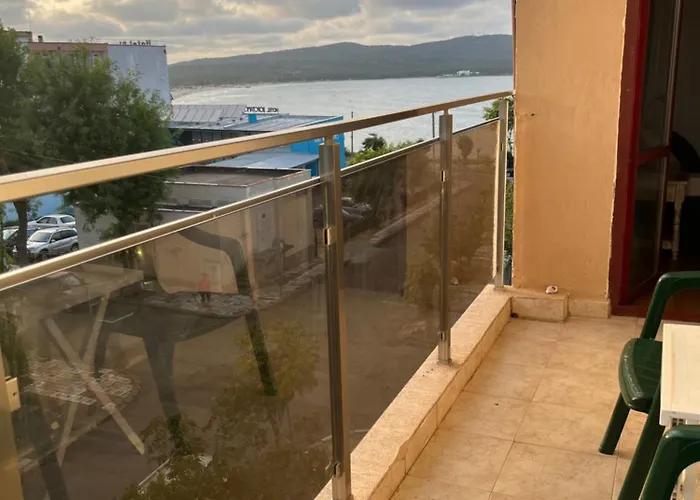 Paunovi 2* Πριμόρσκο