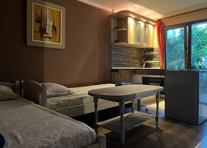 Paunovi 2* Πριμόρσκο