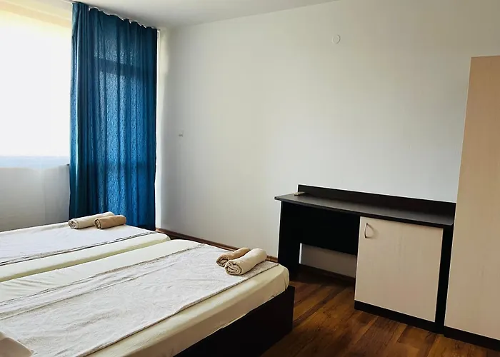 Paunovi Πανσιόν 2*