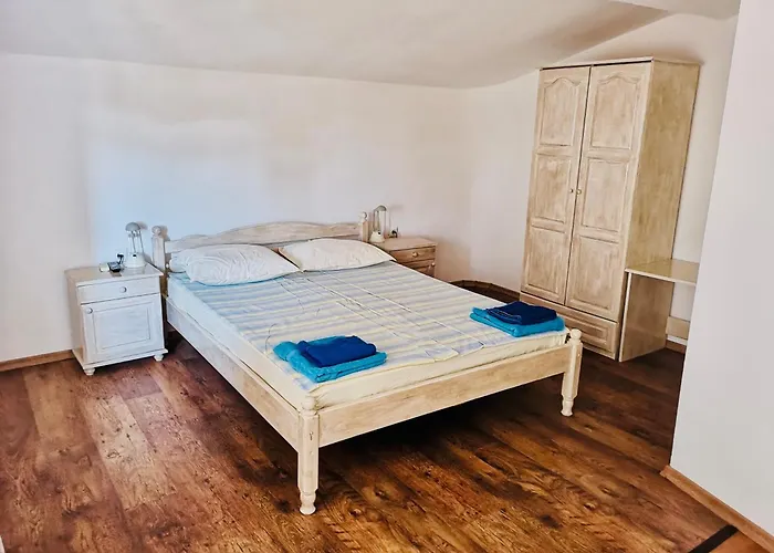 Paunovi 2* Πριμόρσκο