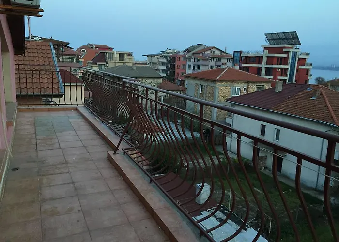 Paunovi Πανσιόν 2*