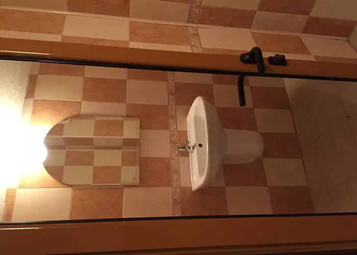 Paunovi Πανσιόν